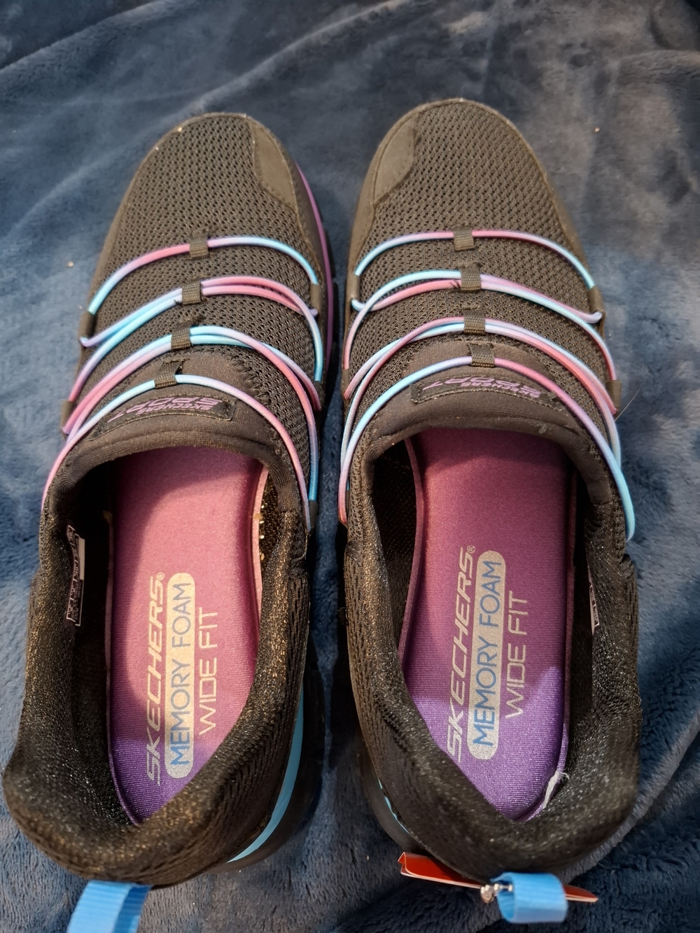 Skechers Women's Black Slip-On Sneakers, Size 9 Wide, NIB - Picture 2 of 5